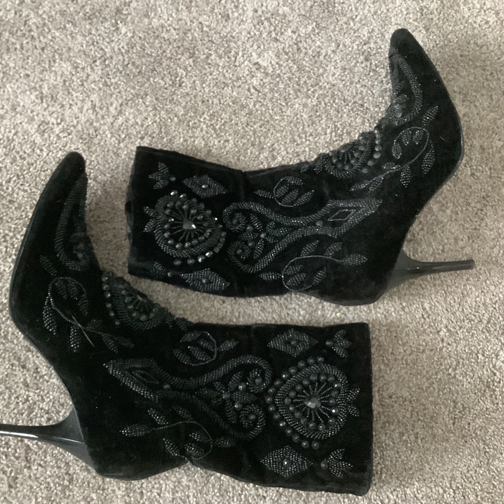 Speigel Vintage Black Velvet & Beaded Heeled Boots  Sz 8